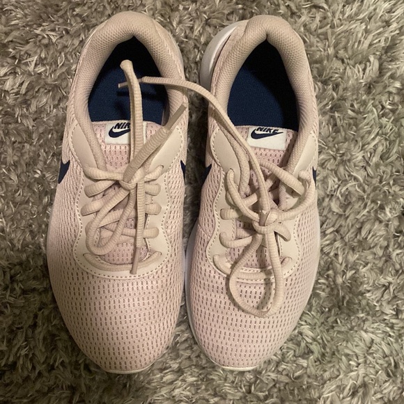 Nike sneakers - Picture 3 of 5